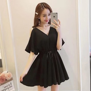 Thời trang nữ lệch vai dáng ôm eo hẹp