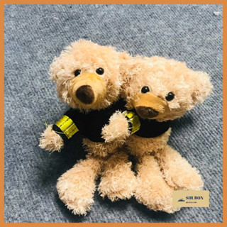 Ghim cài áo váy hình gấu teddy lông xù mặc  áo đen cực đáng yêu