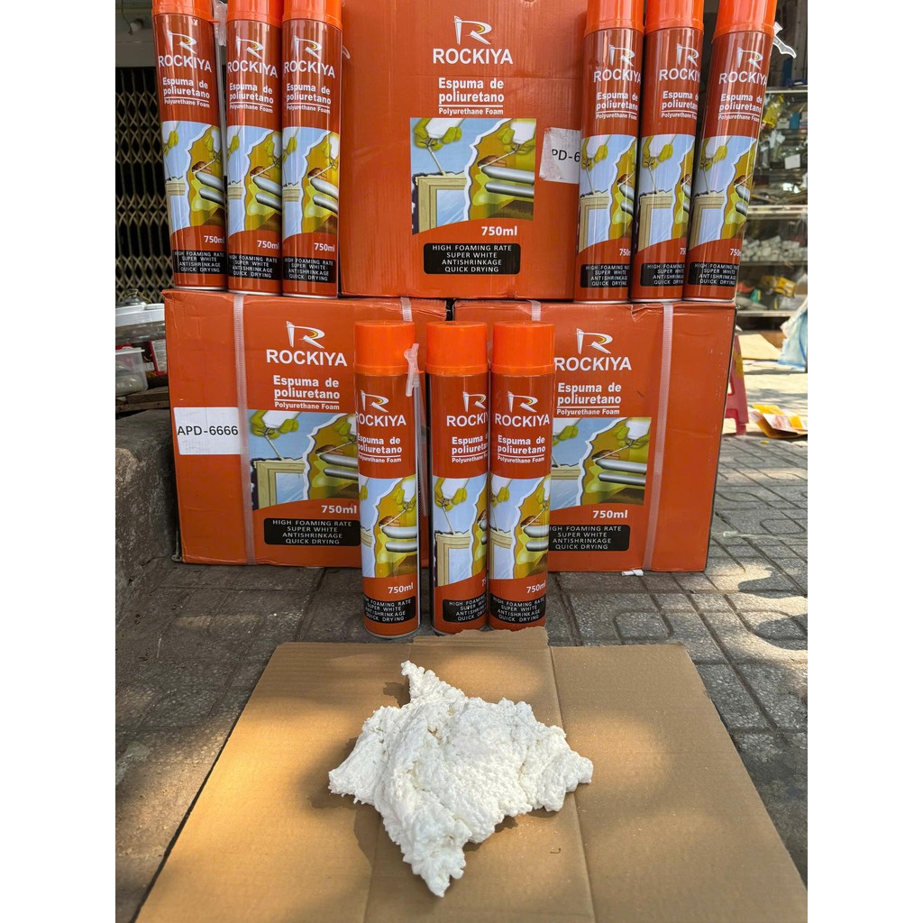 Keo bọt nở 750ml Rockiya, bình xịt bọt nở Rockiya 750ml