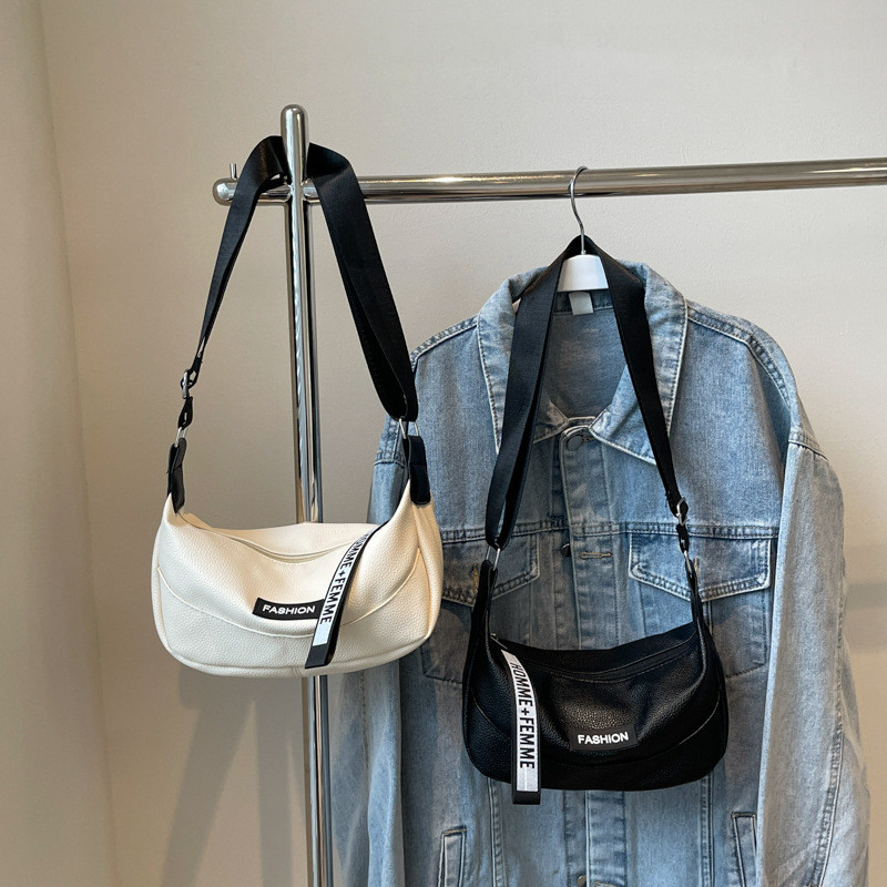 Túi đeo chéo nữ khóa kéo hình bánh bao