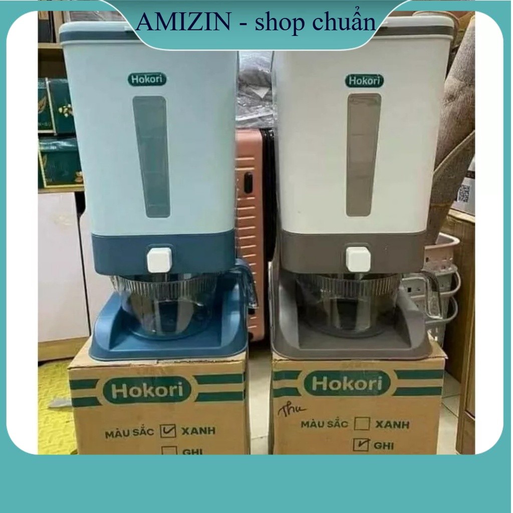 (Loại 1) Hộp đựng gạo - Thùng đựng gạo tiện ích 10kg Hokori Việt Nhật 5338. Có cốc đong gạo. Nút bấm lấy gạo tự động.