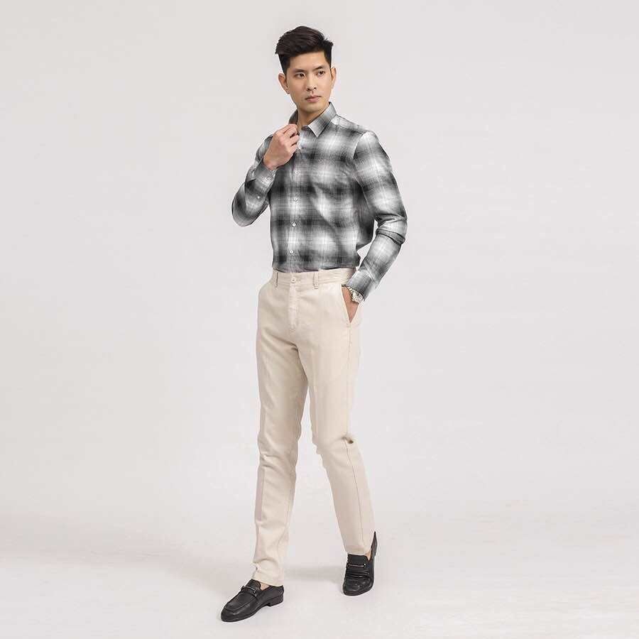 Quần kaki nam Aristino màu be dobby regular fit AKKR07