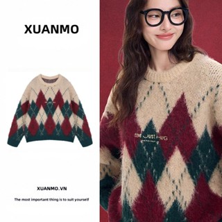 Áo len đỏ giáng sinh Áo len tết Áo len giáng sinh màu tương phản hình thoi cổ điển Áo dệt kim rộng rãi mẫu mới mùa thu 2024 nữ áo dài tay
