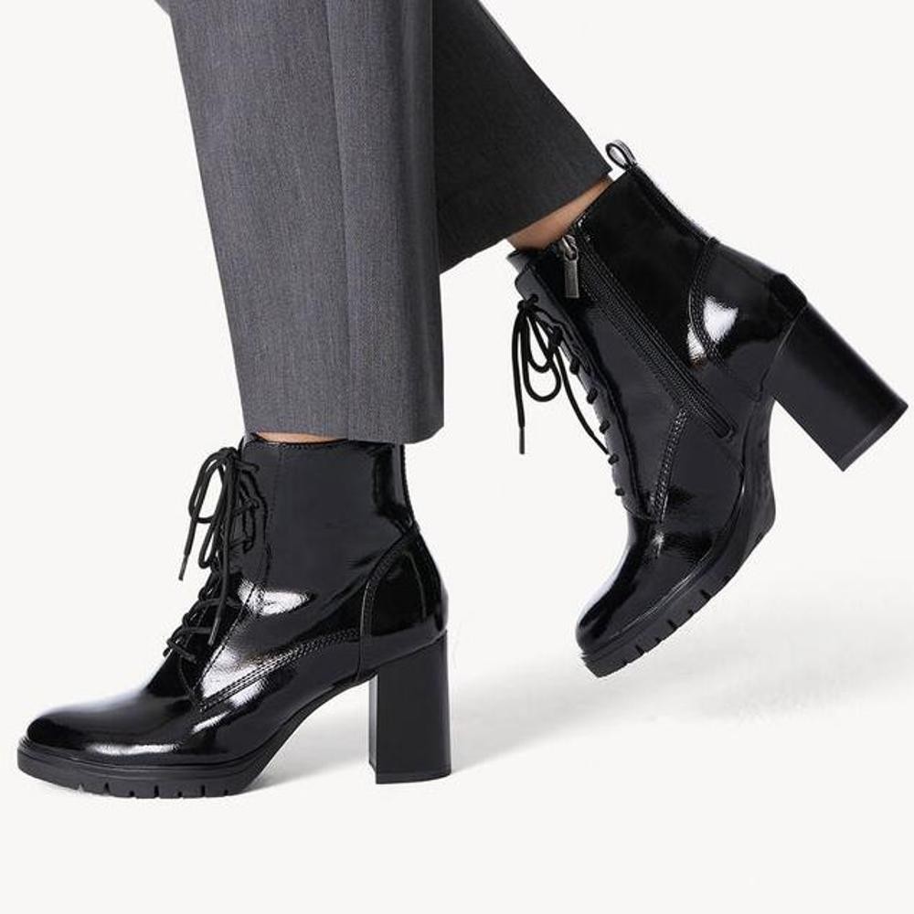 Boot xuất dư da bóng