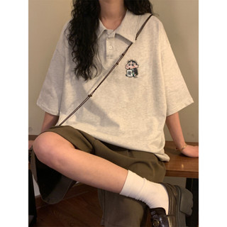 Áo polo nữ Xám form rộng mùa hè cổ tròn Shin-chan bút chì in hình FOCUS local brand cotton 100%