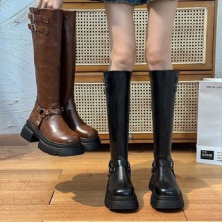 Phong cách Anh cổ điển mũi tròn khóa thắt lưng gót giữa Bốt thời trang cao gót PU thanh niên thời trang chống trượt co giãn kéo dài bốt hiệp sĩ nữ giá sỉ tại xưởng