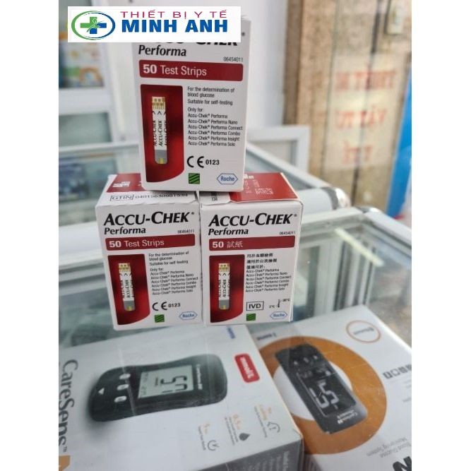 HỘP 50 QUE THỬ ACCU CHEK PERFORMA
