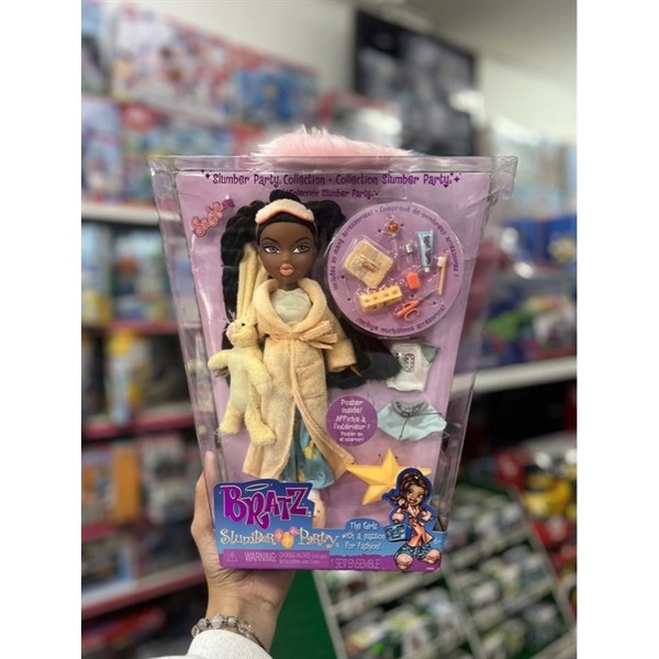 Đồ chơi búp bê Bratz Slumber Party Doll Sasha