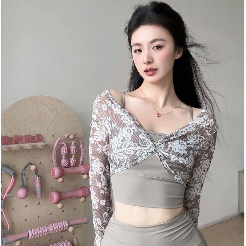 Women's Long-Sleeved T-shirt with Chest Pad Yoga Clothes Fake Two-Piece Sexy Slim Sports Top Pilates