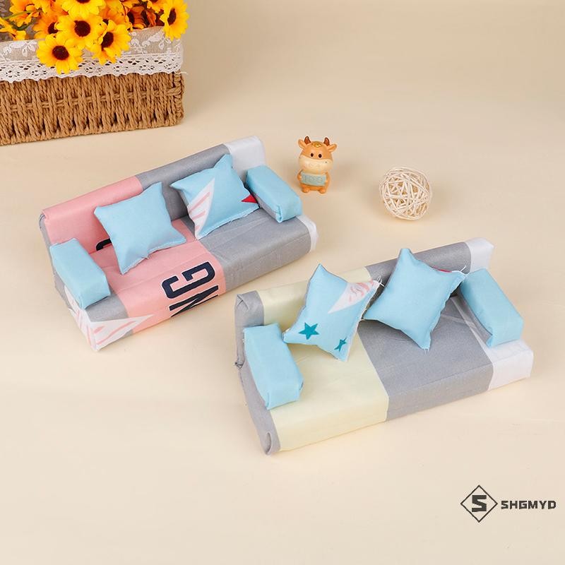 Shgmyd > Nhà búp bê Bộ ghế Sofa vải hoa nhỏ Nội thất kèm 2 gối Phụ kiện búp bê mới