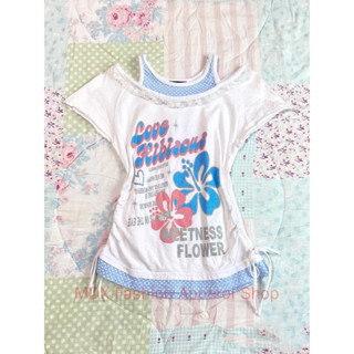 Áo thun tương phản chắp vá màu xanh và trắng cổ điển kiểu Mỹ dành cho nữ mùa hè trễ vai