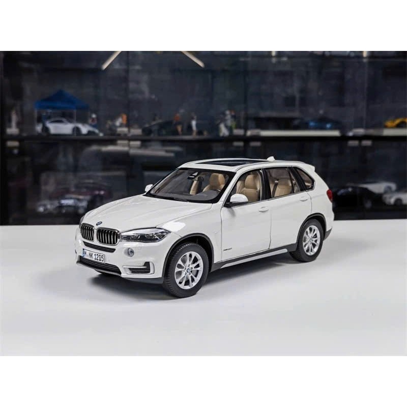 MÔ HÌNH XE BMW X5 F15 2012 TỶ LỆ 1:18 Paragon