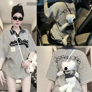 Áo Phông Thêu Gấu Sau Lưng Hoạ Tiết Kẻ Sọc Chữ In Pet Phom Rộng Cho Nữ