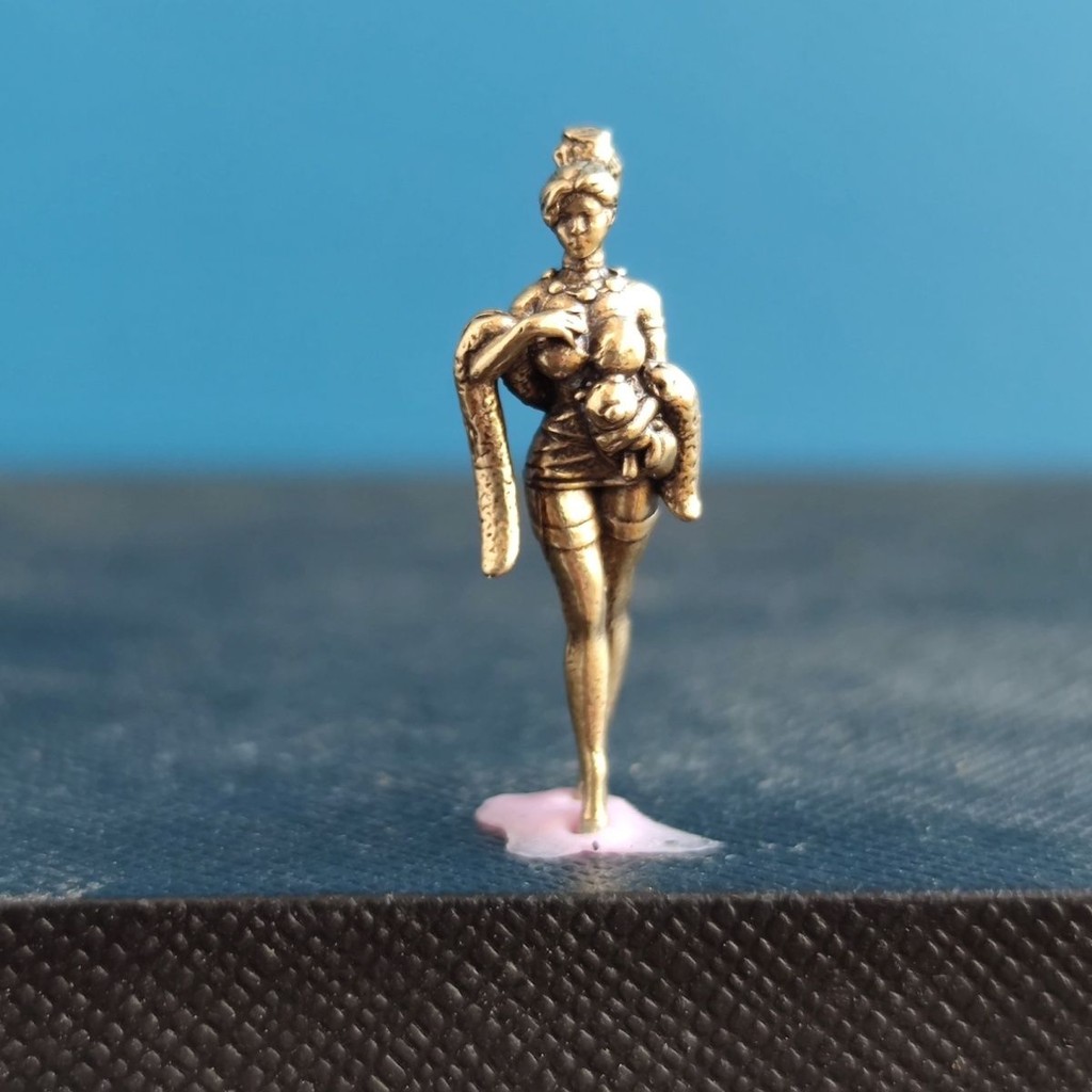 Đồng Búp Bê Gợi Cảm Làm Đẹp Miniskirt Nữ Độ Chính Xác Cao Thu Nhỏ Xe Mô Hình Đứng Trắng Cảnh Mô Hình