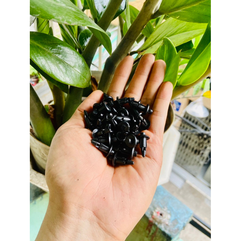 Nút ốc nhấn nhựa dàn áo Vario 125/ Click 125/ AB 125 / FUTURE / LEAD125 / SH MODE / PCX /VISION2014 