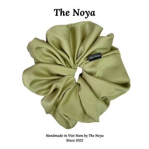Dây buộc tóc Scrunchies lụa màu Xanh Bơ cỡ lớn bồng bềnh handmade The Noya NT17