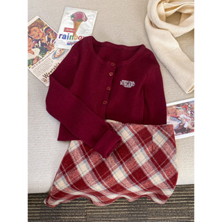  Siêu trắng!  Bộ đồ năm mới Giáng sinh  Áo len Cardigan dệt kim màu đỏ dành cho nữ Váy ca rô Bộ đồ hai mảnh 