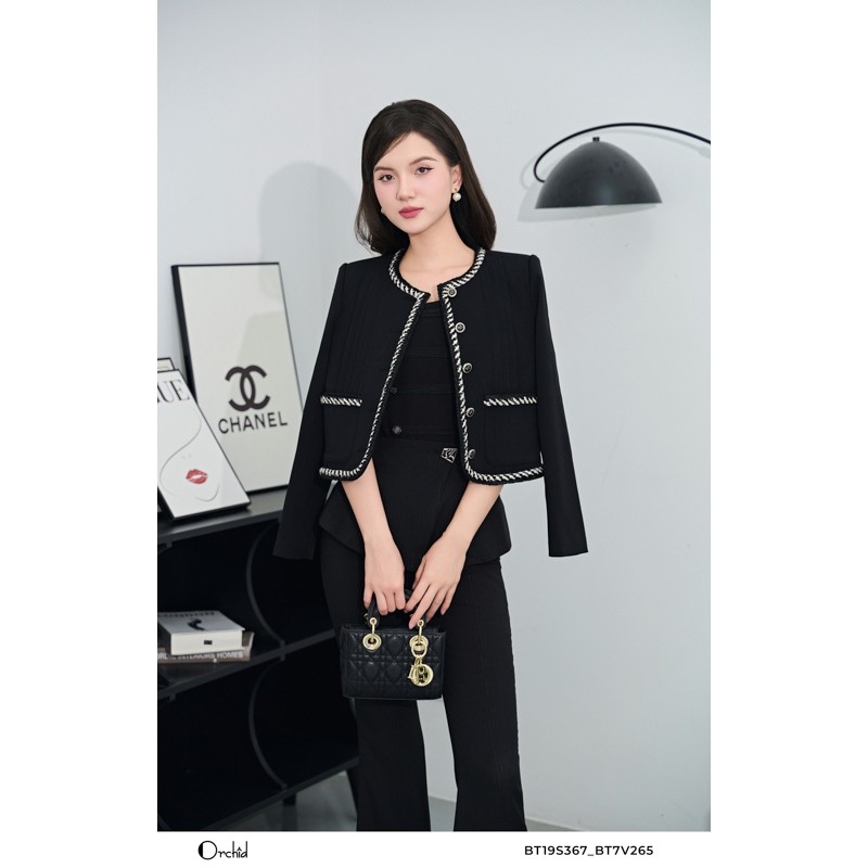 Áo khoác dáng ngắn chất tuyết mưa trẻ trung Orchid - BT19S367