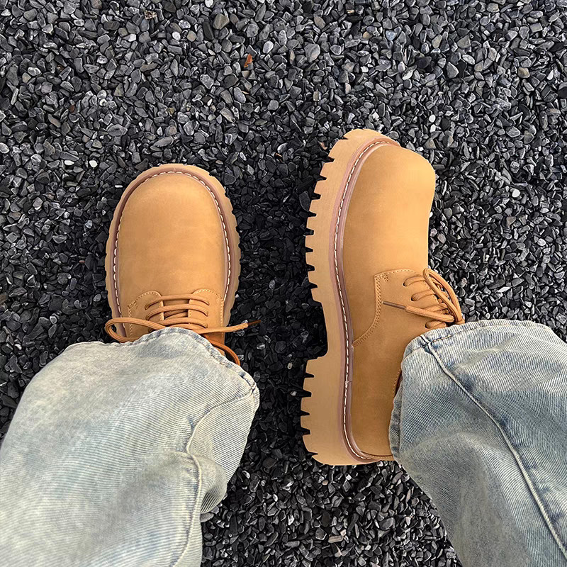 Mẫu mới năm 2025 Mickey Đen Toe Derby Giày Nam Mũi Tròn Thu Đông Đế Dày Tăng Chiều Cao Martin Nam Phù Hợp Với Giày Da Thường Ngày20241202