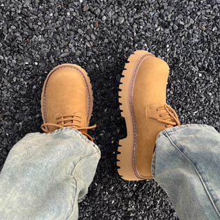 Mẫu mới năm 2025 Mickey Đen Toe Derby Giày Nam Mũi Tròn Thu Đông Đế Dày Tăng Chiều Cao Martin Nam Phù Hợp Với Giày Da Thường Ngày20241202