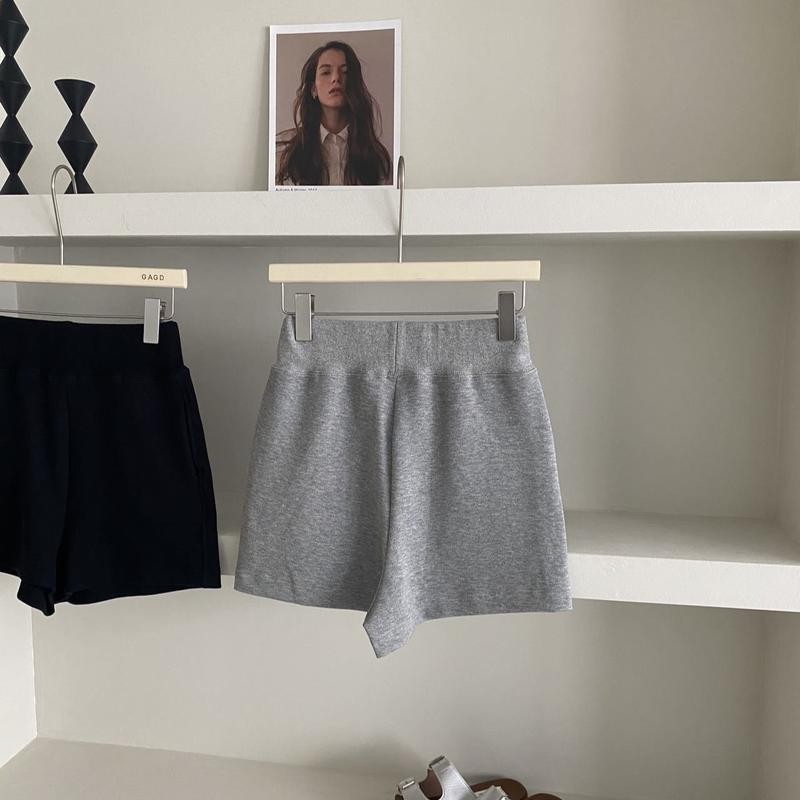 ￼[ Combo 2 quần ] Quần short nỉ ép nữ kiểu dáng thể thao, cạp chun co dãn, chất vải dày dặn mịn đẹp | BigBuy360 - bigbuy360.vn