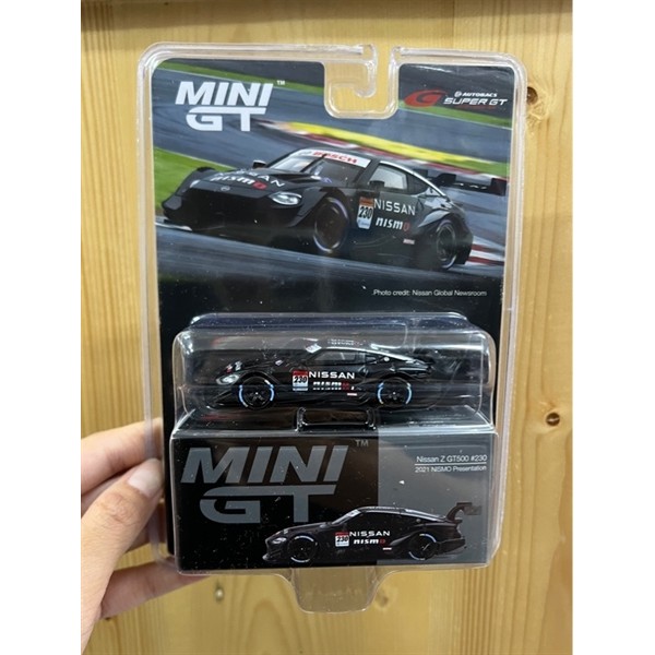 Mô hình MINI GT 1/64 Nissan Z GT500 NISMO SUPER GT Series 2021#230 Presentation (Left Handle)