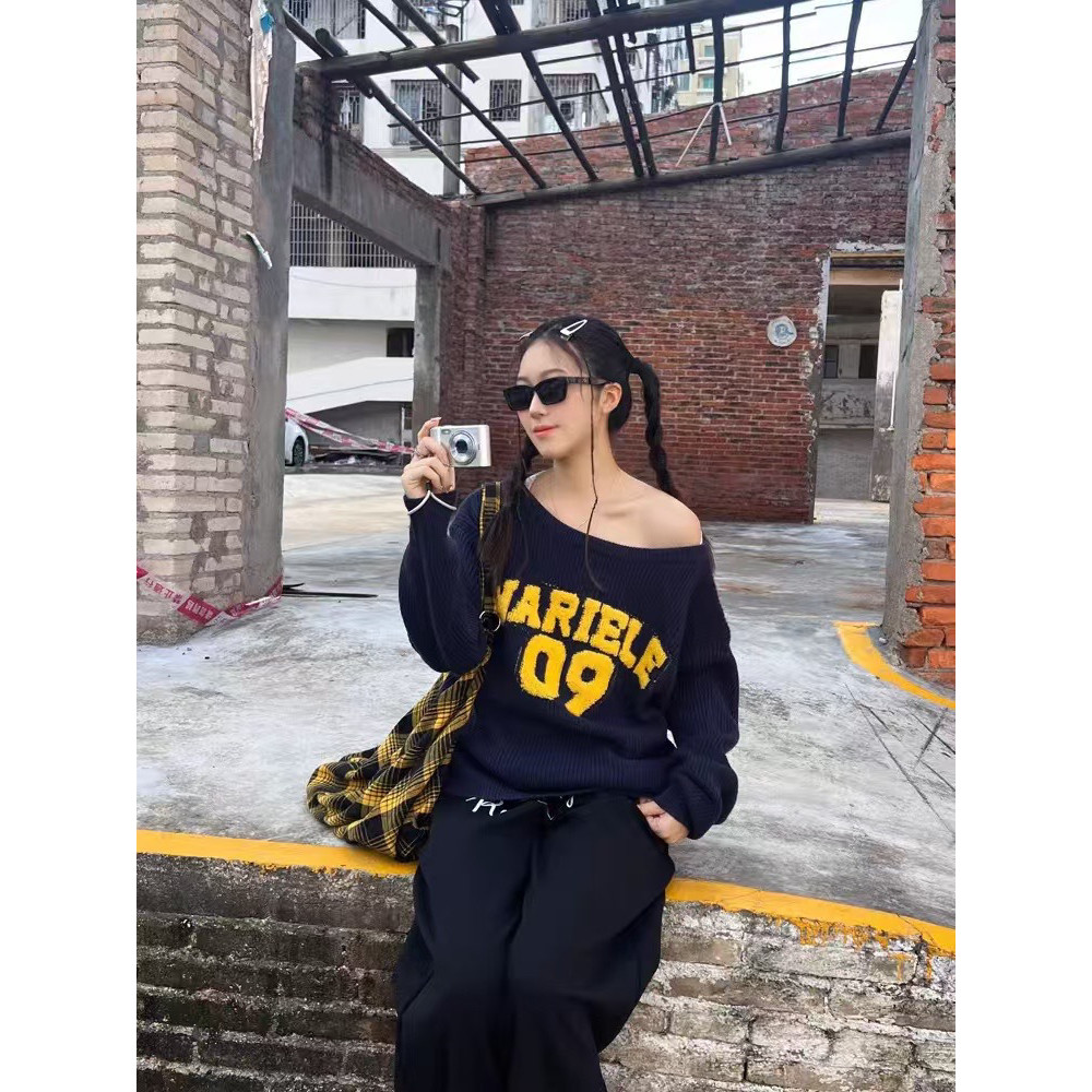 Áo len dệt kim dài tay hở vai in hoa rộng rãi cho nữ Hot Girl đường phố Mỹ mùa thu đông