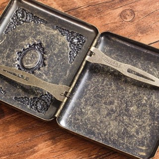 Hộp Bảo Quản Kim Loại Cao Cấp Hộp Đựng Thuốc Lá Di Động Hộp Bảo Quản Khắc Retro Guipai Ngọc Dập Nổi Sáng Tạo Hộp Đựng Thuốc Lá Cao Cấp Di Động Nam Hộp Bảo Quản Kim Loại Báo Chí