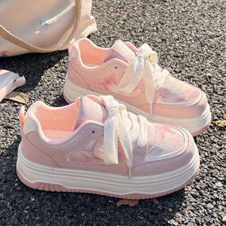 Giày trắng đế dày Giày thể thao thường ngày dopamine tăng chiều cao màu đỏ mùa xuân mẫu mới 2025 cho trẻ em