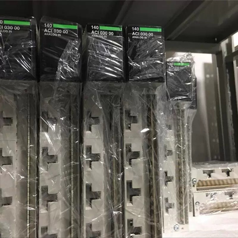 Mô-đun PLC đầu vào tương tự Schneider Electric 140ACI03000