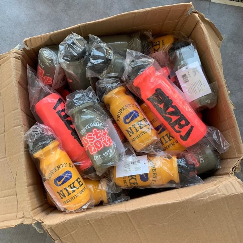 [Auth] Bình đựng nước Ni.ke RN9018 Minimalist Handheld Bottle Thể tích 22OZ -600ML Chính hãng Ship J