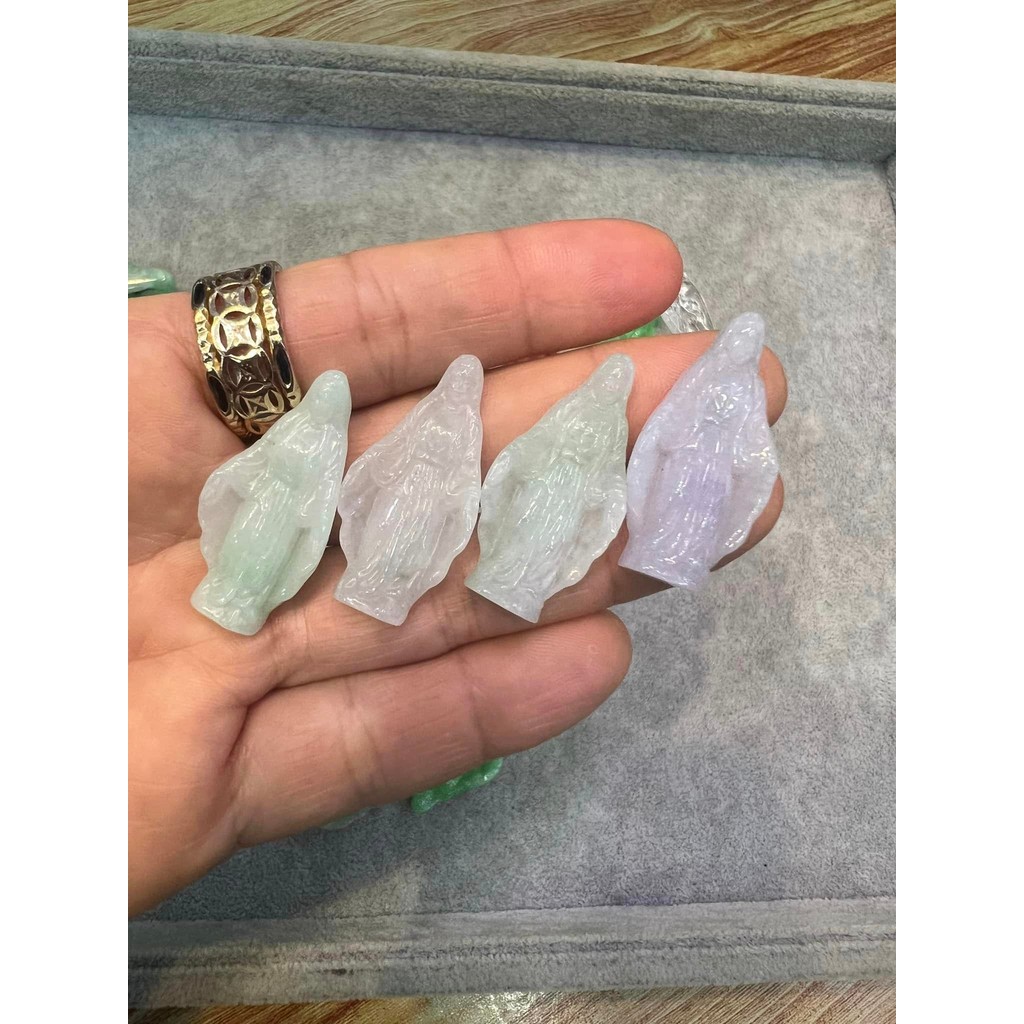 Mặt dây chuyền đức mẹ Maria với chất liệu ngọc cẩm thạch A tự nhiên