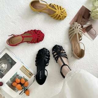 Mùa hè mới dép sandal La Mã đế thấp rỗng dệt ngoài trời, mũi kín, thời trang PU, dép đế chunky thoải mái cho kỳ nghỉ, giá sỉ tại nhà máy