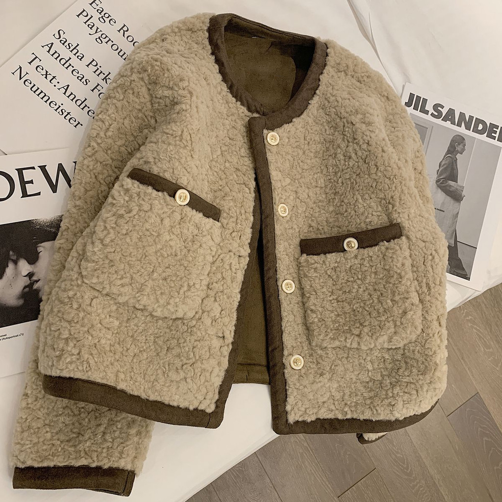 Áo khoác lông cừu kiểu Xiaoxiangfeng Áo khoác ngắn lông cừu phối màu da dày tương phản mùa đông cho nữ | BigBuy360 - bigbuy360.vn