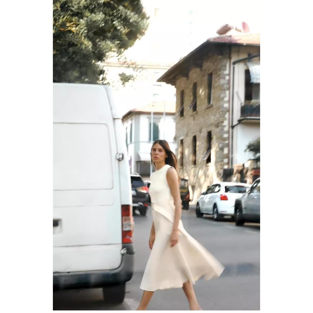 [Có sẵn] Đầm kem phối trắng belt vải