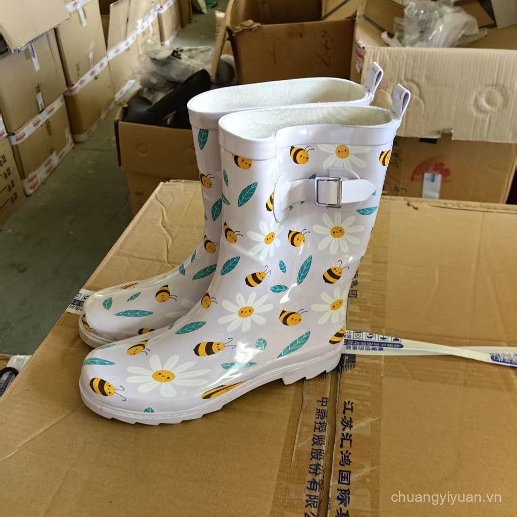 2025New Fashionable Women's Waterproof Rubber Shoes, Non-Slip Wear-Resistant Rain Boots