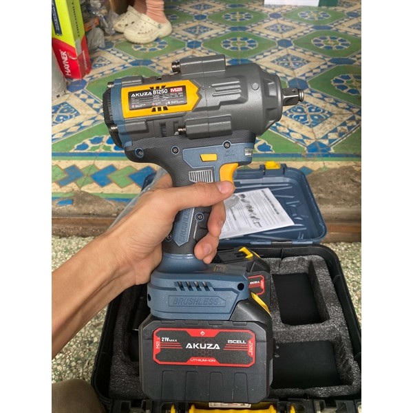 AKUZA1250 Máy siết bulong Akuza 1250 NM 2 PIN 15 CELL lực siết tối đa lên đến 1250Nm