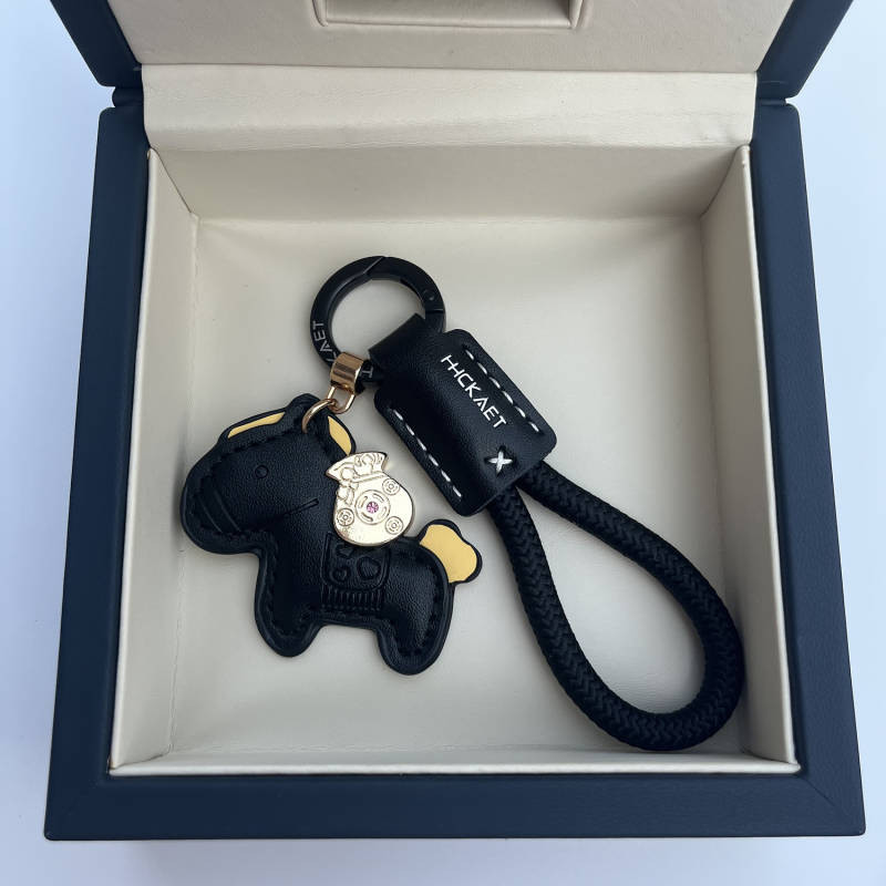 Immediately Rich Handmade Cow Leather Car Key Ring Pendant Refined and Simple Personality Men and Women Couple Key Chain Rope Car decorations DXFR