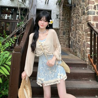  Set Váy 2 Dây Ngắn Phối Ren Hoa Xẻ Tà Viền Tua Rua Nơ Áo Cardigan Dài Tay Cột Dây Vibe Ngọt Ngào 
