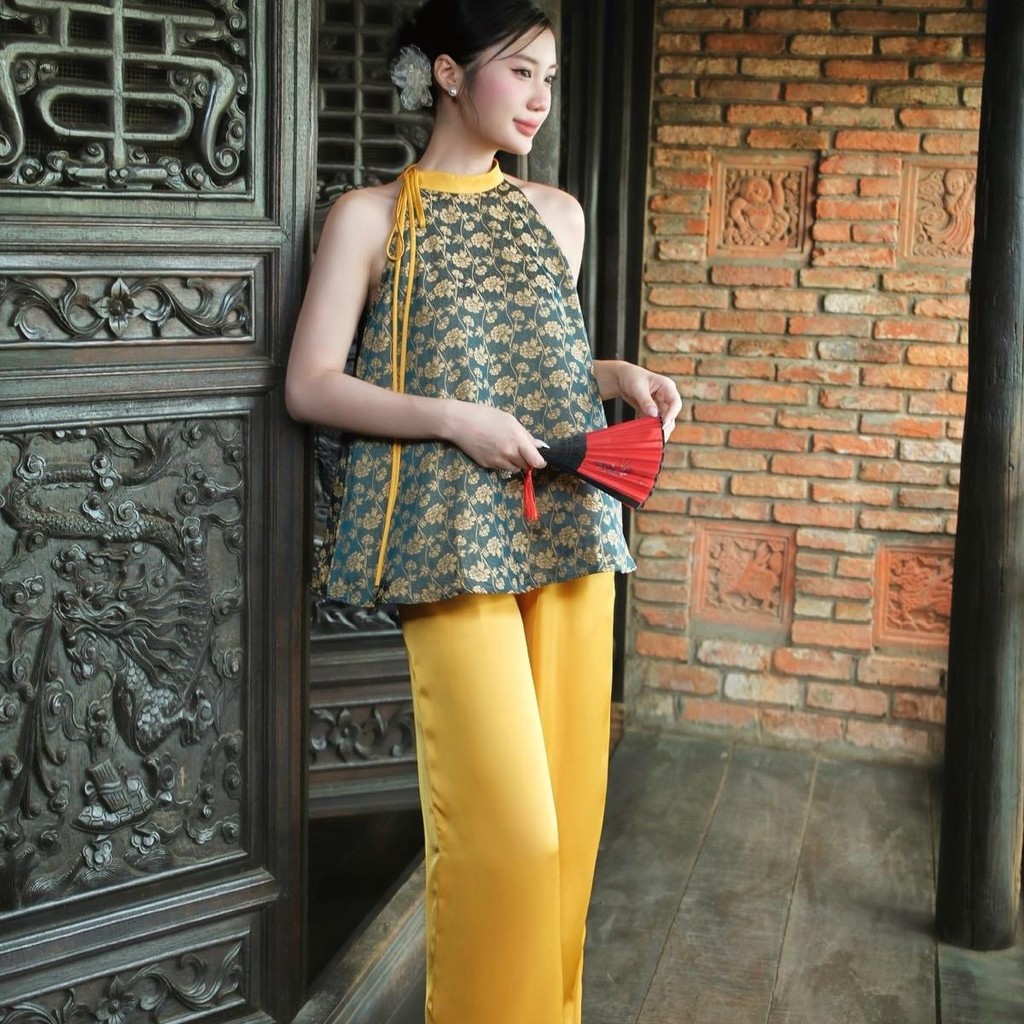 Set đồ nữ COLOUR — Set áo yếm cột nơ + quần suông lụa lưng thun ( Áo gấm+ quần lụa Tô Châu )