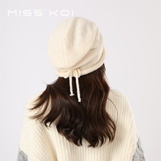 MISSKOI Influencer Pile Hat Nữ Thu Đông Phong Cách Nhật Bản Mặt Nhỏ Baotou Mũ Lạnh Đầu Lớn Chu Vi Dây Rút Uốn Mũ Len Dệt Kim