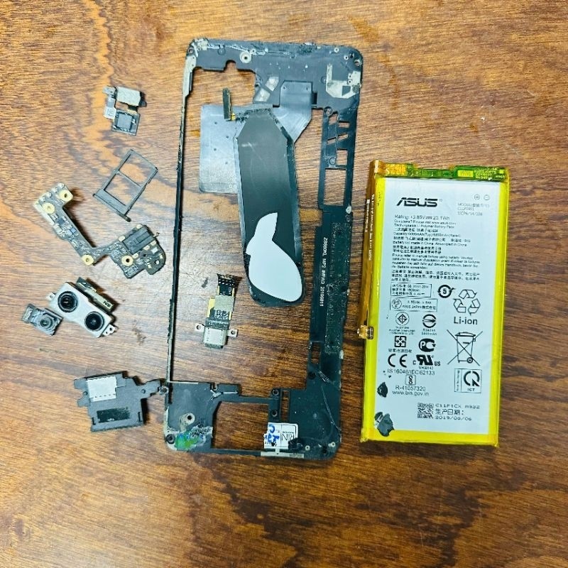 Asus ROG Phone 2 | Camera trước sau,cáp chân sạc,main phụ,loa ngoài,khay sim,vân tay,flash logo,nẹp 