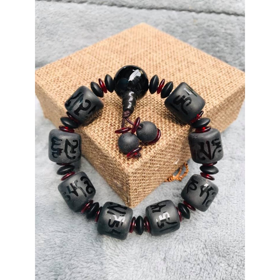 VÒNG TAY ĐÁ MÃ NÃO TÂY TẠNG KHẮC ÁN MA NI