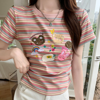 Bh nữ thêu cầu vồng sọc ngắn tay áo thun cổ tròn màu tương phản thon gọn vừa vặn ngắn