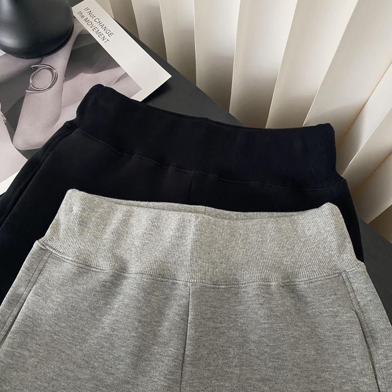 ￼[ Combo 2 quần ] Quần short nỉ ép nữ kiểu dáng thể thao, cạp chun co dãn, chất vải dày dặn mịn đẹp | BigBuy360 - bigbuy360.vn