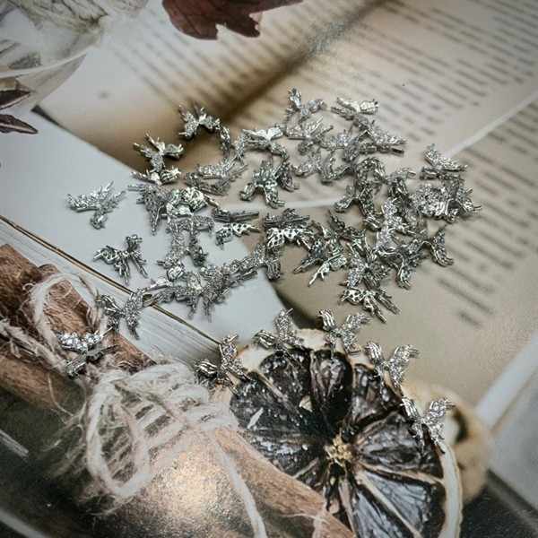 combo 2 Charm gắn móng nail bươ’m gai M103