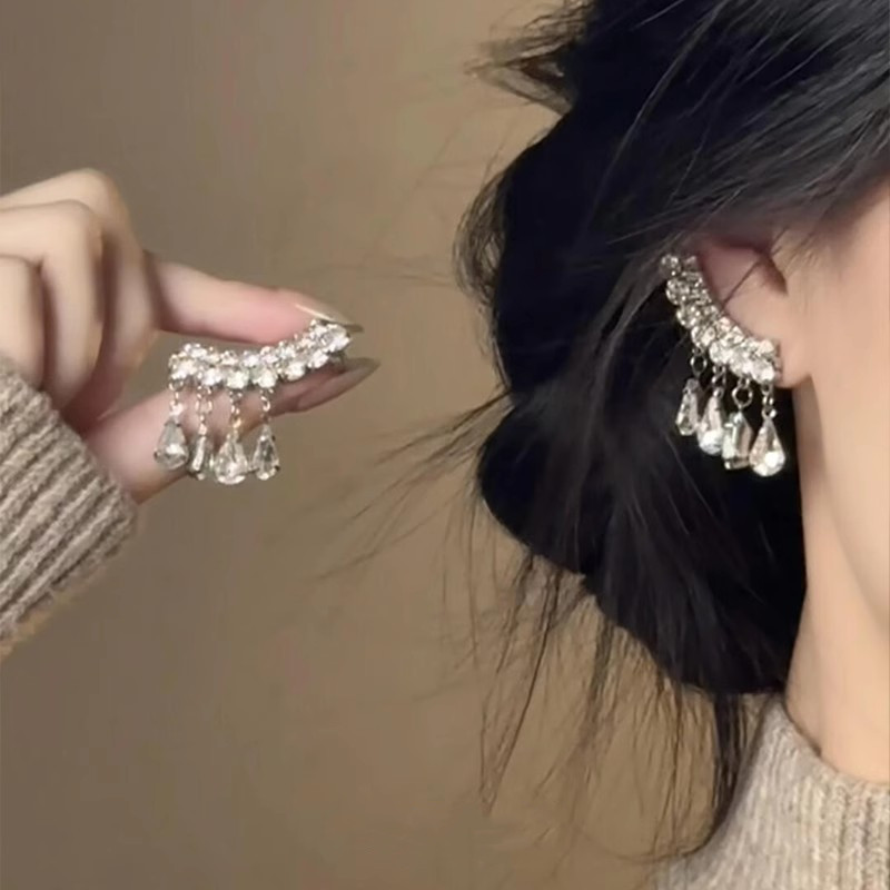 Nail Baic Qing Cold Arc Shape1.9Chinese-style drop-shaped earrings with a vintage feel, popular and 