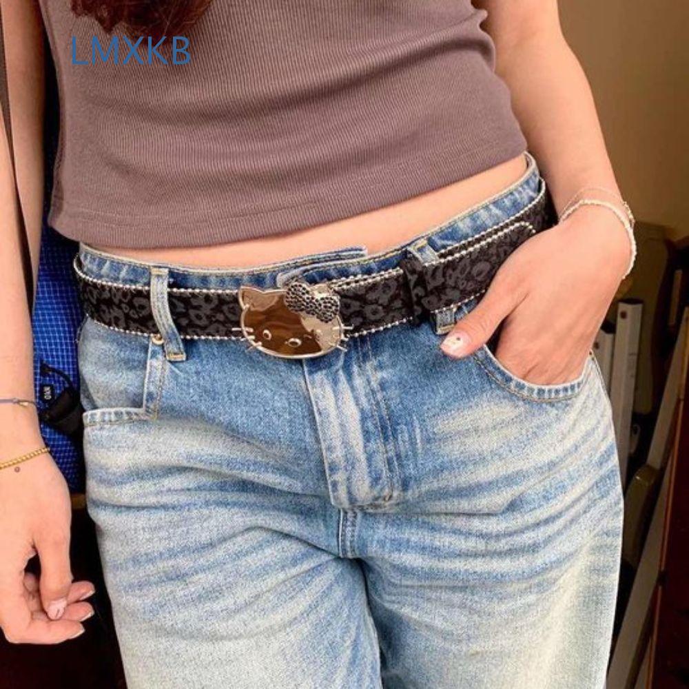 Thắt lưng da báo và mèo Kitty đính đá, phù hợp với quần jean và outfit Y2K