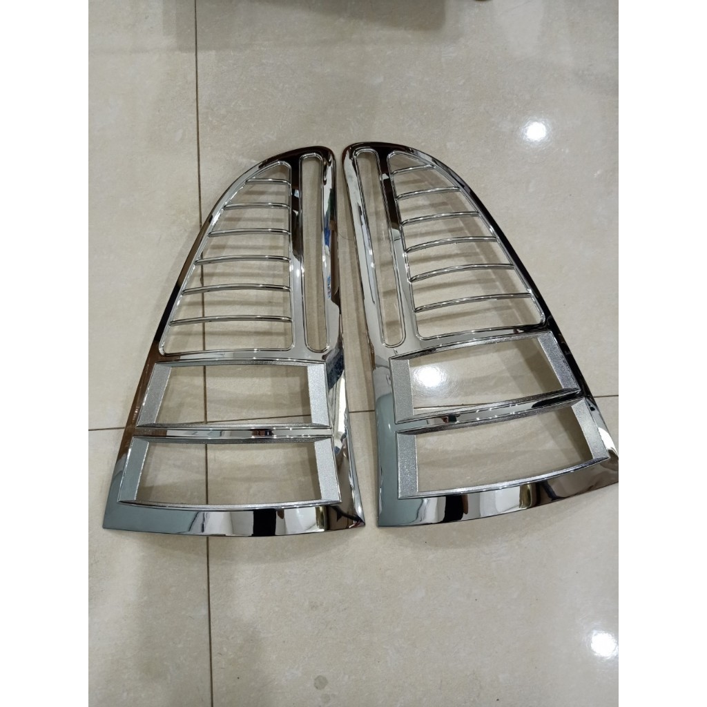 ☘️INNOVA ☘️  Ốp viền đèn hậu mạ crom Toyota Innova 2006-2008