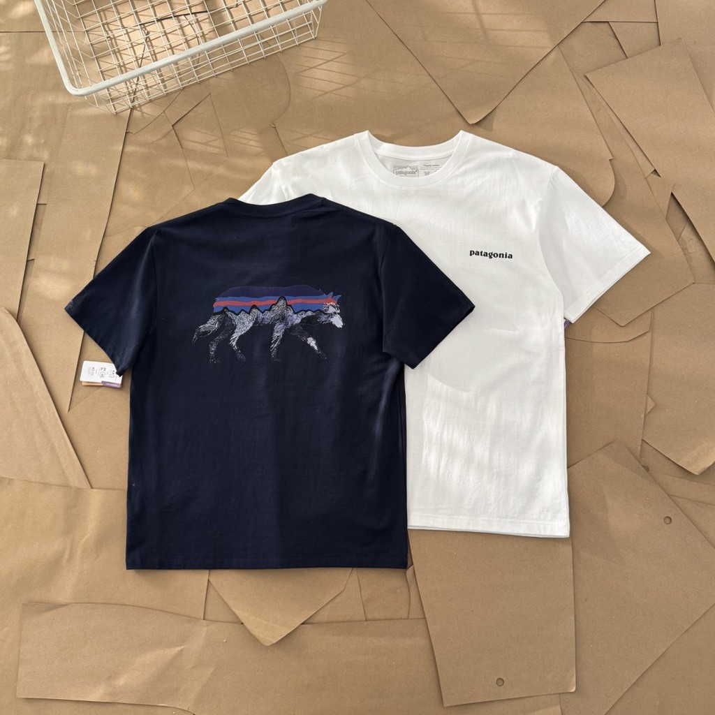 Pata* Short Sleeve Shirt with Small Letters on Chest and Mountain Wolf Patchwork on Back T Trendy Ca